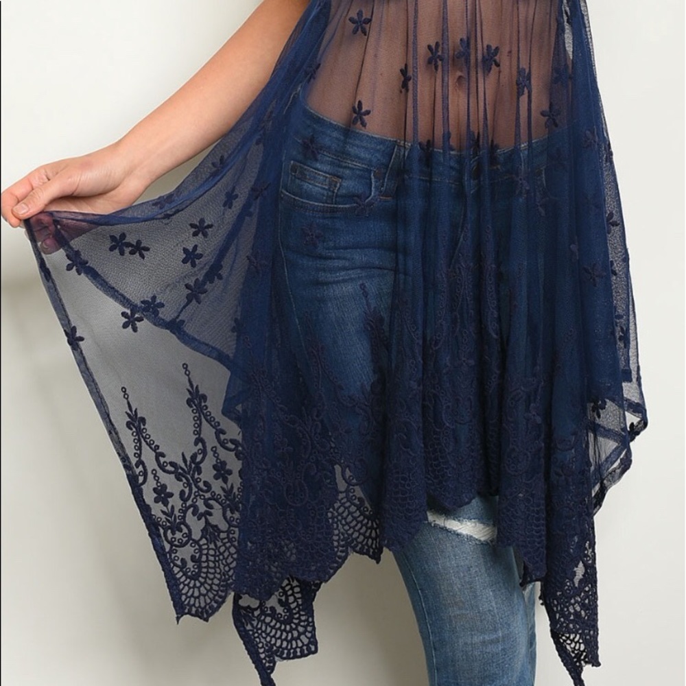 Navy Blue Flowy Mesh With Lace Sleeveless Tunic Top - Picture 2 of 9